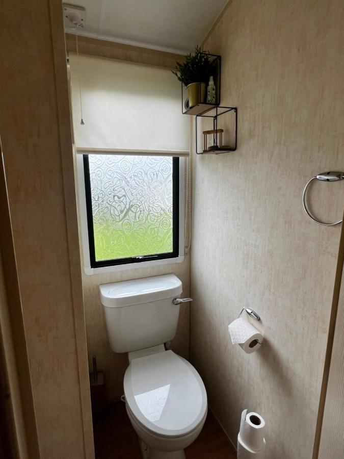 Jungle House No.26 At Three Lochs Holiday Park Нютън Стюарт Екстериор снимка